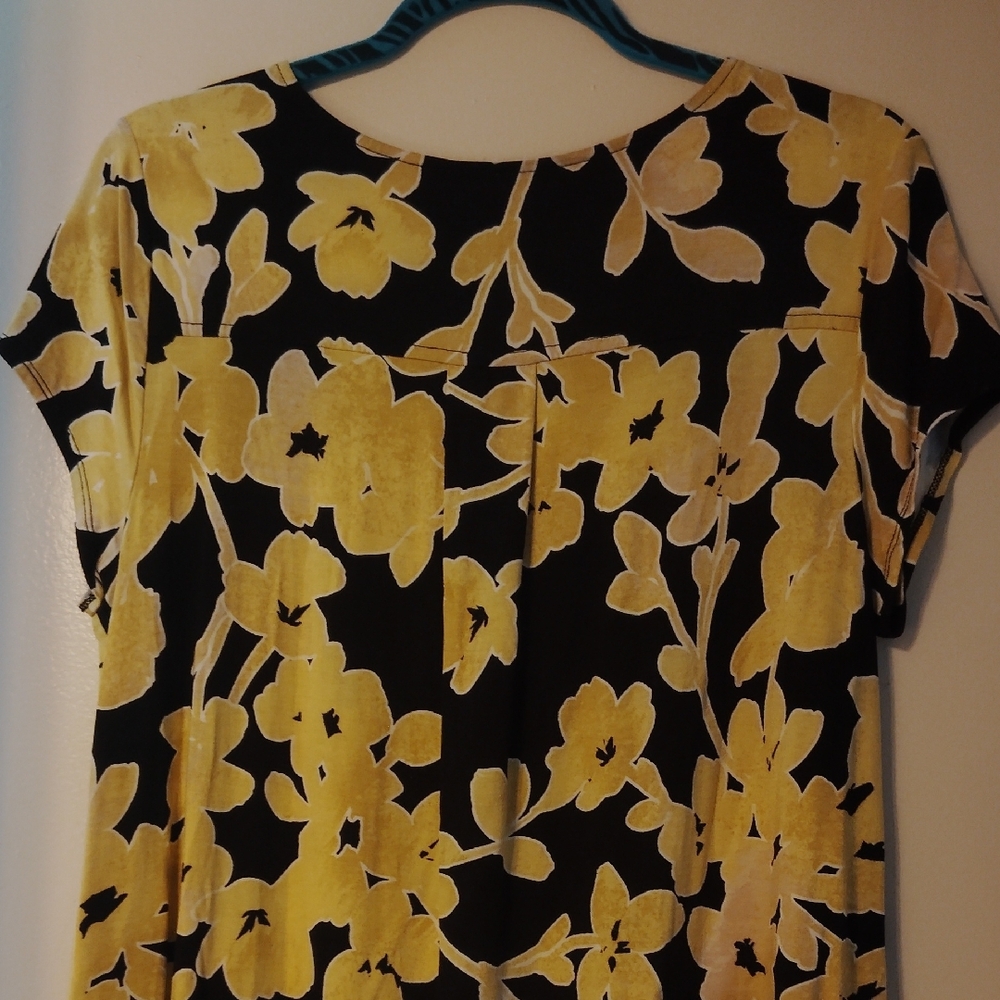 Alfani Yellow and White Floral Short Sleeve Tee - Picture 6 of 6
